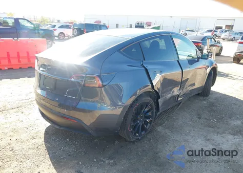2023 Tesla Model Y Awd/Long Range Dual Motor All-Wheel Drive z USA, uszkodzony, nr VIN 7SAYGAEE3PF807541